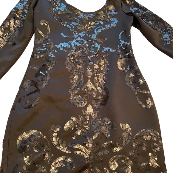 Black Mini dress bodycon with sequins long sleeves Size Medium - NWOT - Picture 2 of 9